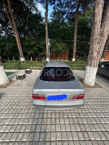 Mercedes E 220 d 2001, 389,569 km - 2.0 l - İmişli
