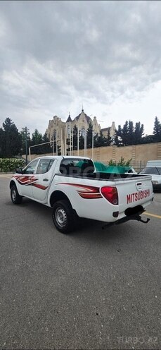 Mitsubishi L200 2014, 310,000 km - 2.5 l - Bakı
