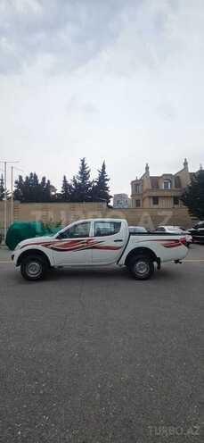 Mitsubishi L200 2014, 310,000 km - 2.5 l - Bakı