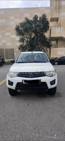 Mitsubishi L200 2014, 310,000 km - 2.5 l - Bakı