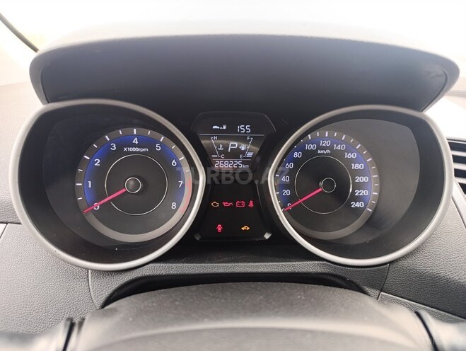 Hyundai Elantra 2015, 268,225 km - 1.6 l - Bakı