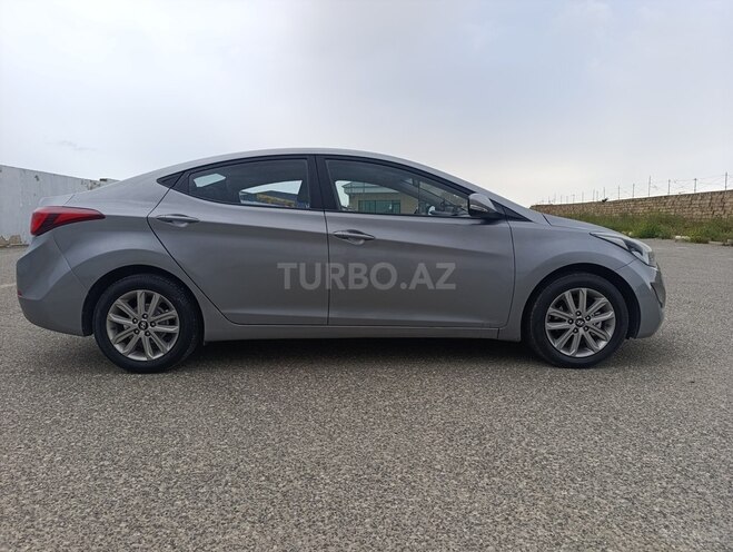 Hyundai Elantra 2015, 268,225 km - 1.6 l - Bakı
