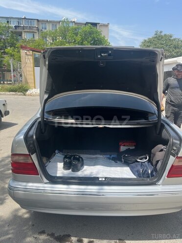 Mercedes E 270 2000, 274,000 km - 2.7 l - Bakı