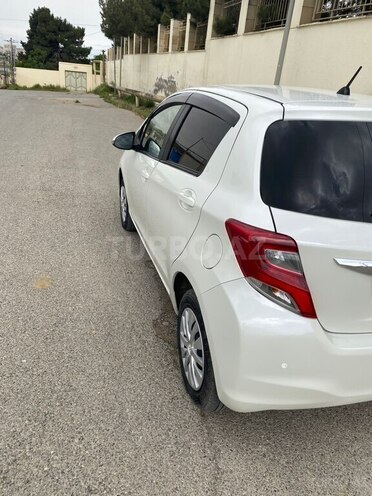 Toyota Vitz 2015, 110,000 km - 1.3 л - Bakı