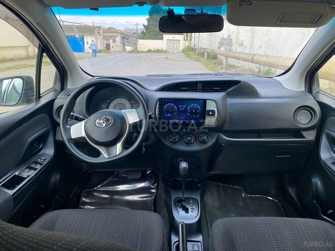 Toyota Vitz 2015, 110,000 km - 1.3 л - Bakı