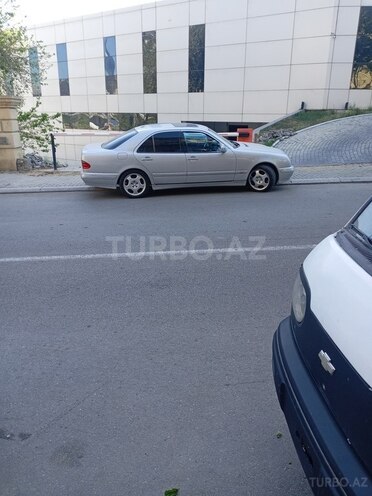 Mercedes E 320 2001, 280,000 km - 3.2 l - Bakı