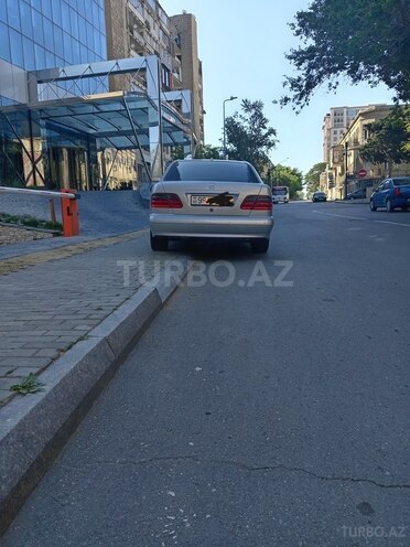 Mercedes E 320 2001, 280,000 km - 3.2 l - Bakı