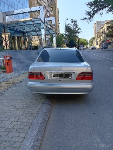 Mercedes E 320 2001, 280,000 km - 3.2 l - Bakı