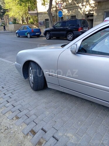Mercedes E 320 2001, 280,000 km - 3.2 l - Bakı
