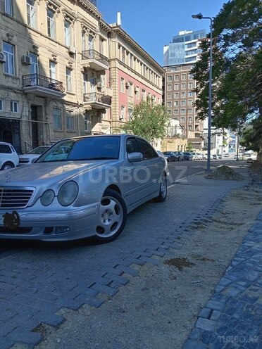 Mercedes E 320 2001, 280,000 km - 3.2 l - Bakı