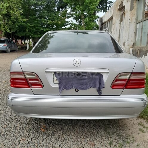 Mercedes C 200 2000, 380,000 km - 2.0 л - Lənkəran