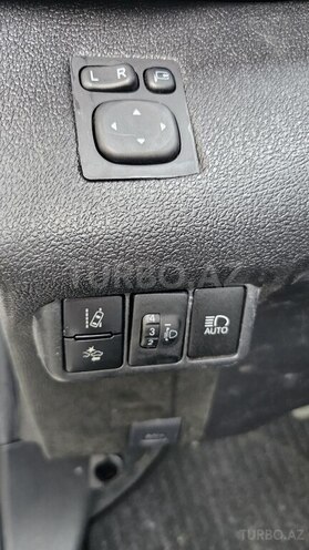 Toyota Aqua-13