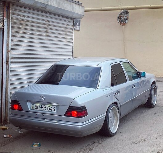 Mercedes E 220 1993, 493,000 km - 2.2 l - Bakı
