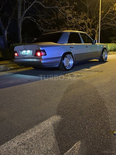 Mercedes E 220 1993, 493,000 km - 2.2 l - Bakı