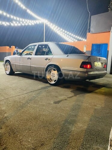 Mercedes E 220 1993, 493,000 km - 2.2 l - Bakı