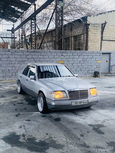 Mercedes E 220 1993, 493,000 km - 2.2 l - Bakı