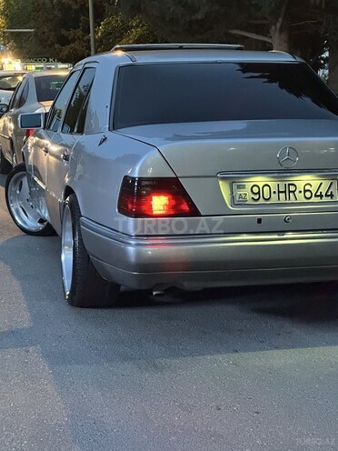 Mercedes E 220 1993, 493,000 km - 2.2 l - Bakı