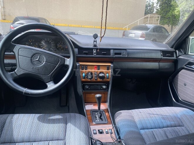Mercedes E 220 1993, 493,000 km - 2.2 l - Bakı
