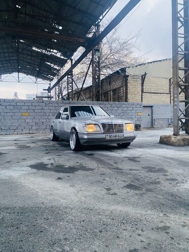 Mercedes E 220 1993, 493,000 km - 2.2 l - Bakı