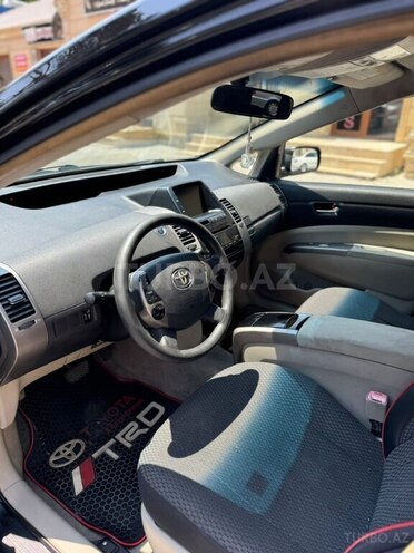 Toyota Prius-7