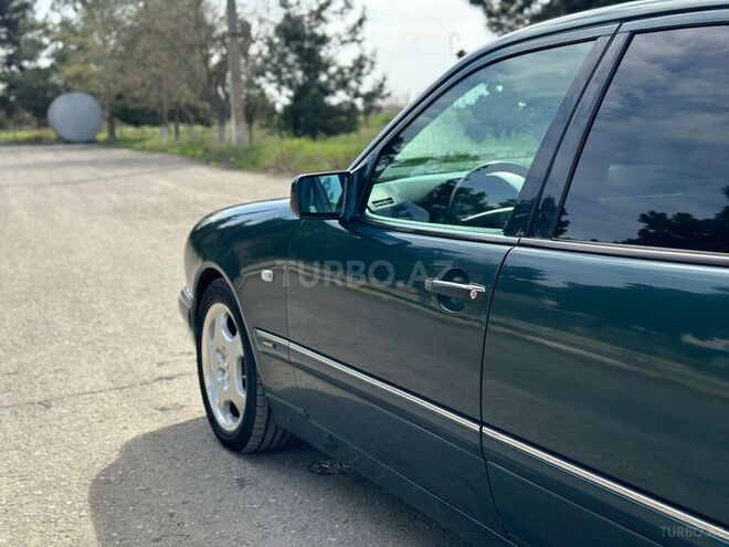 Mercedes E 230 1996, 451,860 km - 2.3 l - Salyan