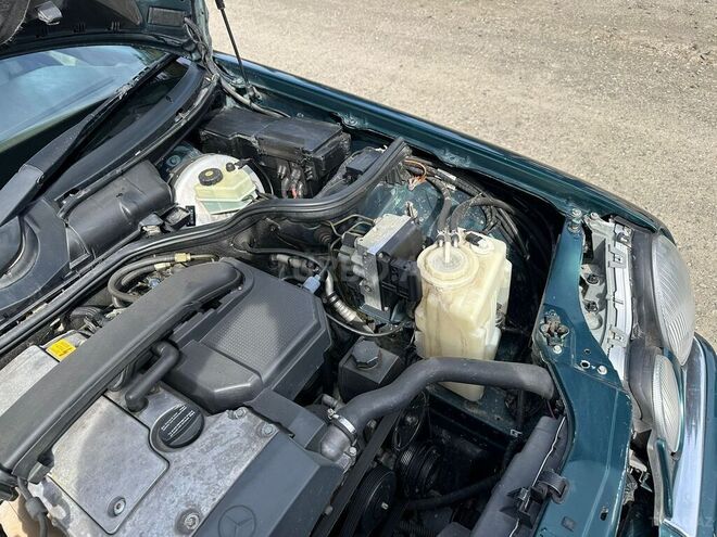 Mercedes E 230 1996, 451,860 km - 2.3 l - Salyan