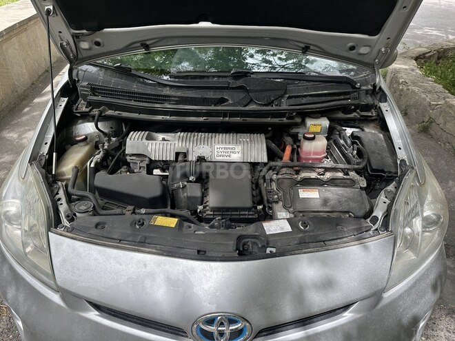 Toyota Prius 2015, 190,000 km - 1.8 л - Bakı