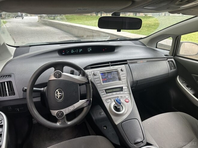 Toyota Prius 2015, 190,000 km - 1.8 л - Bakı