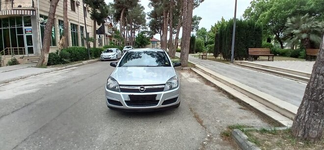Opel Astra 2006, 298,000 km - 1.3 l - Ağcabədi