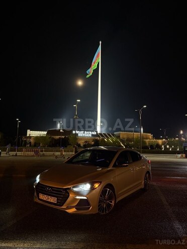 Hyundai Elantra-6