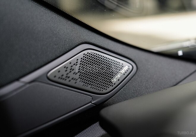 Lynk & Co 08-27