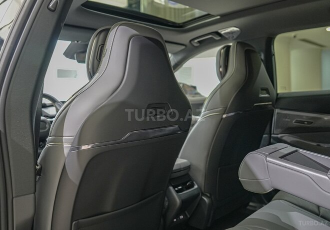 Lynk & Co 08-23