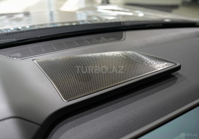 Lynk & Co 08-29
