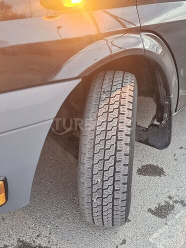 Ford Transit-4