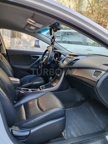 Hyundai Avante 2015, 129,000 km - 1.6 л - Bakı