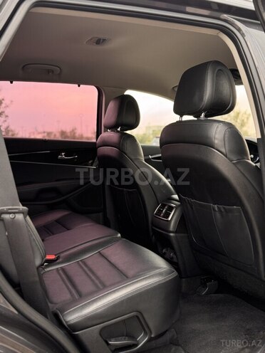 Kia Sorento-9