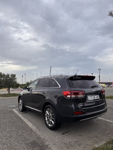 Kia Sorento-13