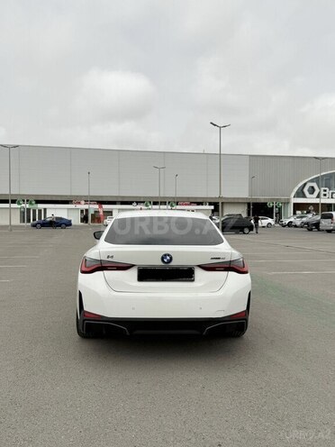BMW i4-4