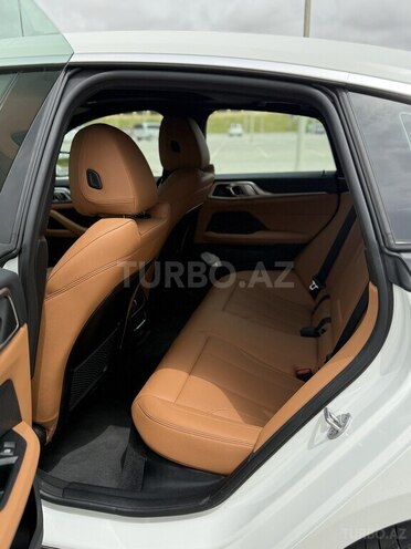 BMW i4-7