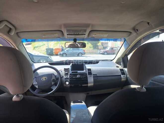 Toyota Prius-4