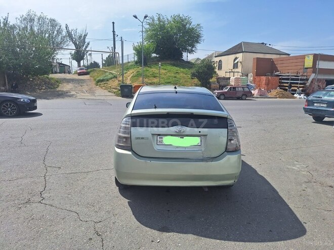 Toyota Prius-3