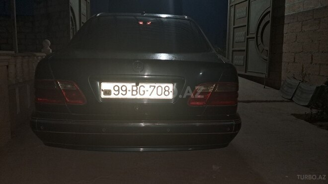 Mercedes E 270 2001, 535,200 km - 2.7 l - Salyan
