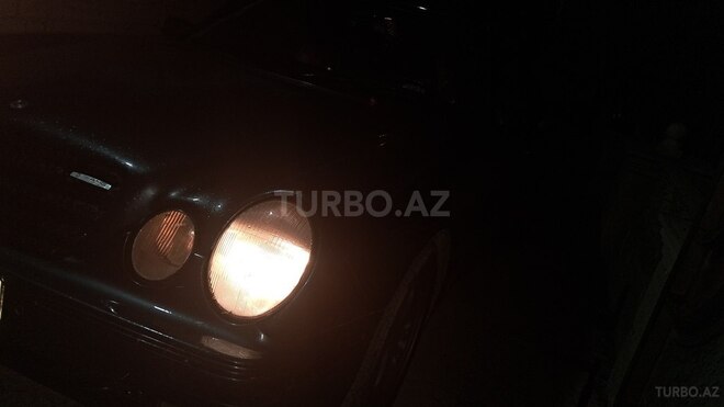 Mercedes E 270 2001, 535,200 km - 2.7 l - Salyan