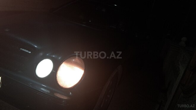 Mercedes E 270 2001, 535,200 km - 2.7 l - Salyan