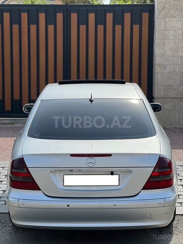 Mercedes E 270-6