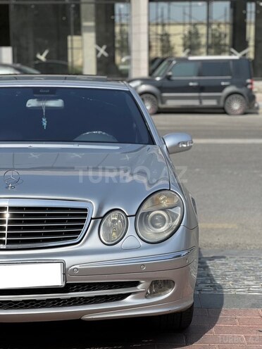 Mercedes E 270-15