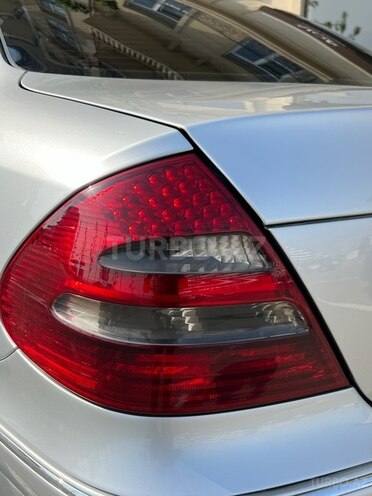 Mercedes E 270-19