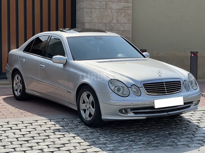 Mercedes E 270-2