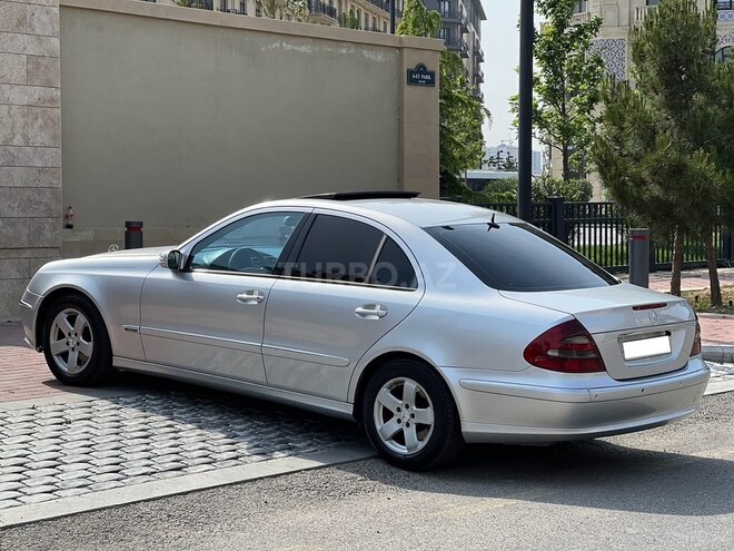 Mercedes E 270-8