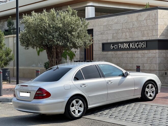 Mercedes E 270-7